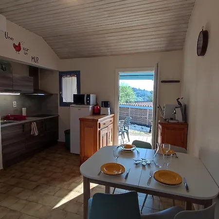 Maison Privée Clôturée, Piscine Hors-sol Et Hébergement de vacances