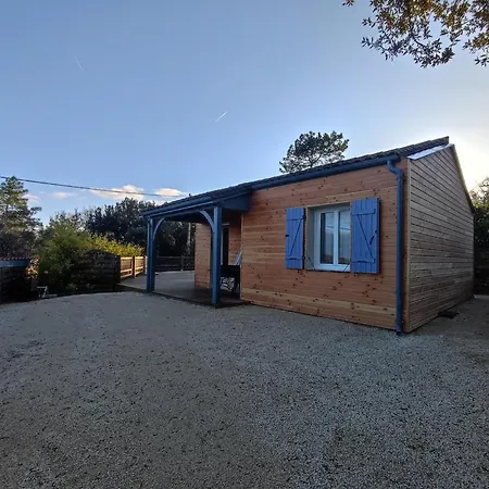 Maison Privee Cloturee, Piscine Hors-sol Et Holiday home Proissans