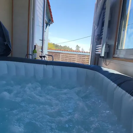 Maison Privée Clôturée, Piscine Hors-sol Et Proissans