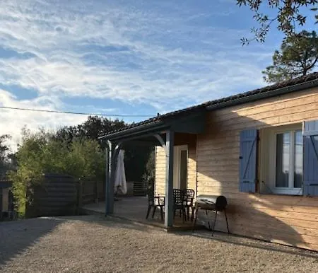 別荘 Maison Privee Cloturee, Piscine Hors-sol Et Proissans