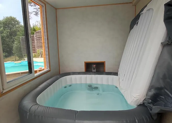 Feriehus Maison Privee Cloturee, Piscine Hors-sol Et